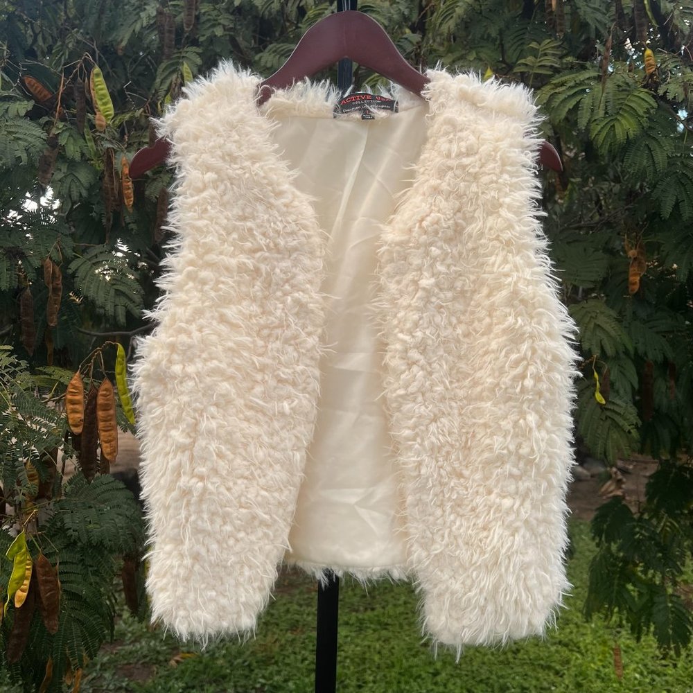 Active USA Faux Fur Cream Vest Size L